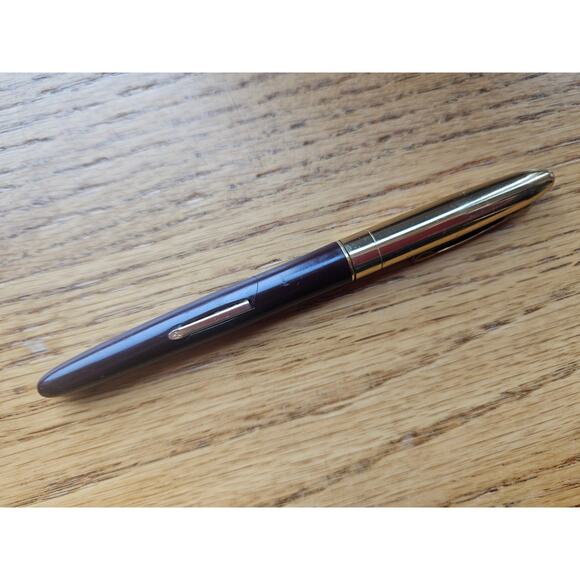 VINTAGE MARLOWE BURGUNDY AND GOLD FOUNTAIN PEN - Picture 1 of 10
